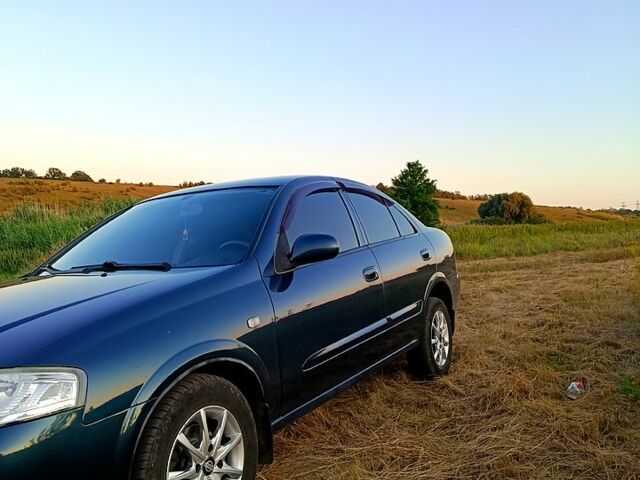 Синий Ниссан Альмера, объемом двигателя 1.6 л и пробегом 134 тыс. км за 5500 $, фото 2 на Automoto.ua