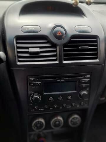 Синий Ниссан Альмера, объемом двигателя 1.6 л и пробегом 216 тыс. км за 3999 $, фото 4 на Automoto.ua