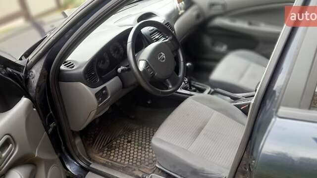 Синий Ниссан Альмера, объемом двигателя 1.6 л и пробегом 216 тыс. км за 3999 $, фото 2 на Automoto.ua