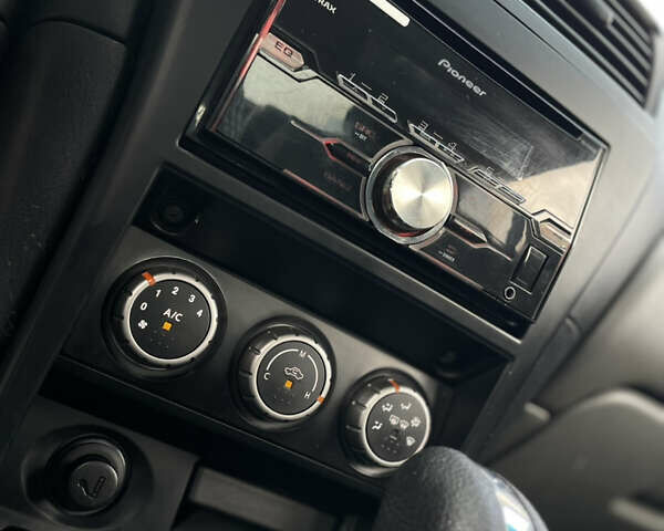 Синій Ніссан Альмера, об'ємом двигуна 1.6 л та пробігом 254 тис. км за 6650 $, фото 43 на Automoto.ua