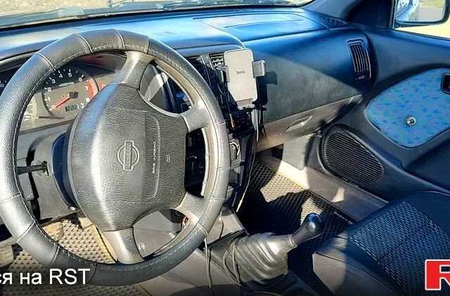 Зелений Ніссан Альмера, об'ємом двигуна 1.4 л та пробігом 450 тис. км за 1200 $, фото 3 на Automoto.ua