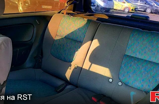 Зелений Ніссан Альмера, об'ємом двигуна 1.4 л та пробігом 450 тис. км за 1200 $, фото 5 на Automoto.ua