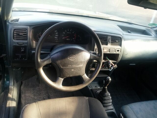 Зеленый Ниссан Альмера, объемом двигателя 1.4 л и пробегом 408 тыс. км за 709 $, фото 3 на Automoto.ua