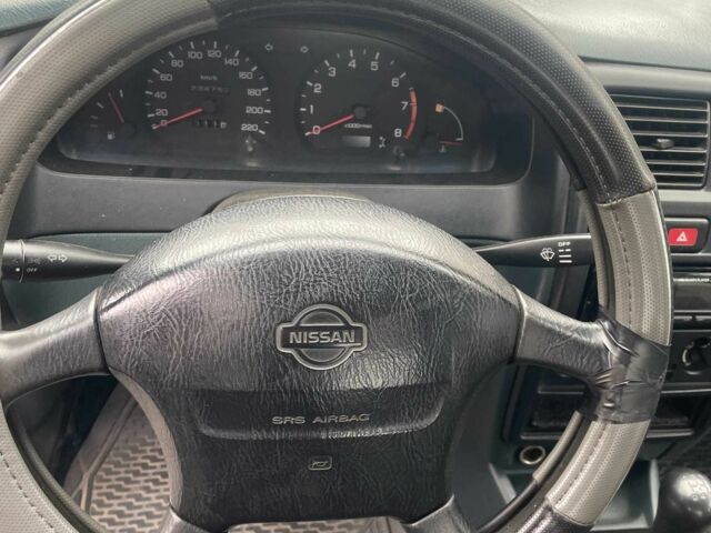 Зеленый Ниссан Альмера, объемом двигателя 1.4 л и пробегом 234 тыс. км за 1900 $, фото 10 на Automoto.ua