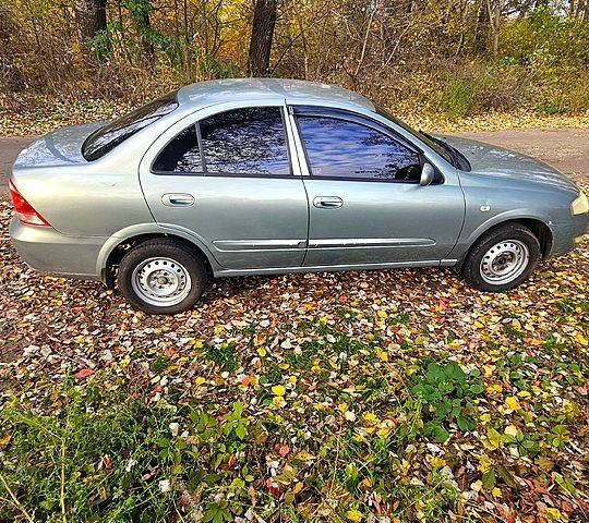 Зеленый Ниссан Альмера, объемом двигателя 1.6 л и пробегом 167 тыс. км за 4500 $, фото 2 на Automoto.ua