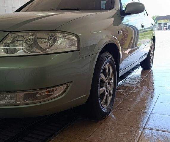 Зеленый Ниссан Альмера, объемом двигателя 1.6 л и пробегом 250 тыс. км за 5000 $, фото 1 на Automoto.ua