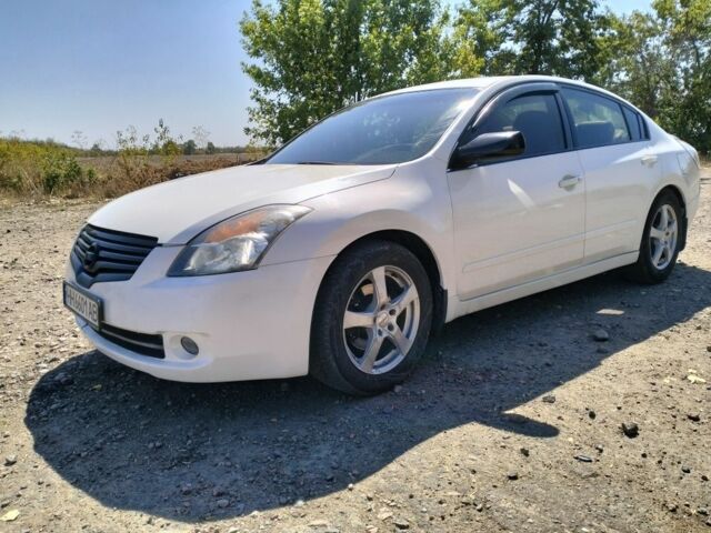 Білий Ніссан Альтіма, об'ємом двигуна 2.5 л та пробігом 221 тис. км за 6500 $, фото 6 на Automoto.ua