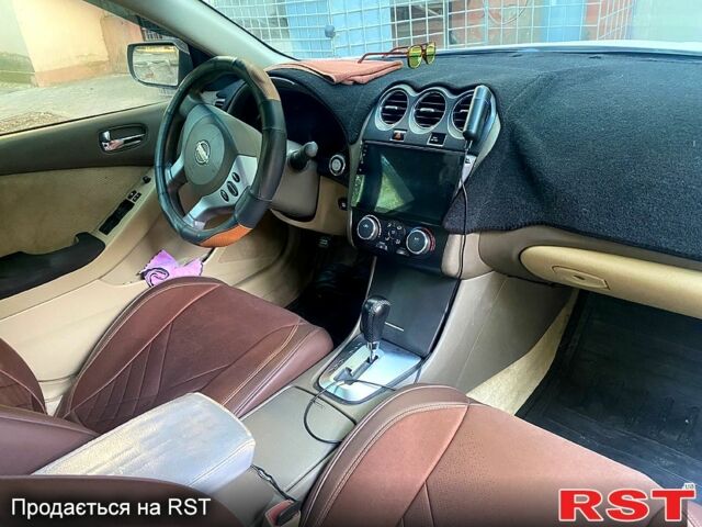 Белый Ниссан Альтима, объемом двигателя 2.5 л и пробегом 220 тыс. км за 5700 $, фото 4 на Automoto.ua