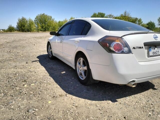 Білий Ніссан Альтіма, об'ємом двигуна 2.5 л та пробігом 221 тис. км за 6500 $, фото 9 на Automoto.ua