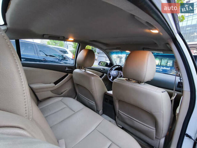 Белый Ниссан Альтима, объемом двигателя 2.49 л и пробегом 251 тыс. км за 7900 $, фото 18 на Automoto.ua