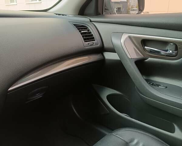 Белый Ниссан Альтима, объемом двигателя 2.49 л и пробегом 213 тыс. км за 7800 $, фото 16 на Automoto.ua