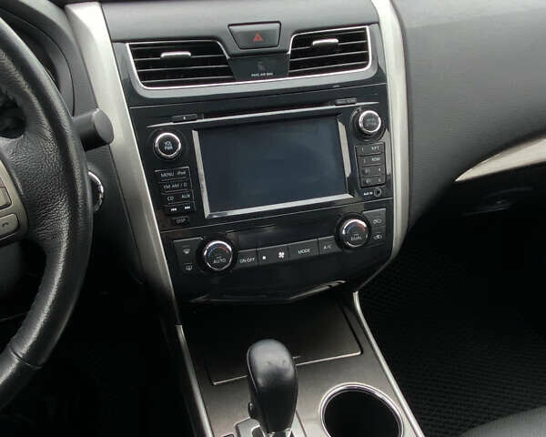 Белый Ниссан Альтима, объемом двигателя 2.5 л и пробегом 185 тыс. км за 8999 $, фото 51 на Automoto.ua