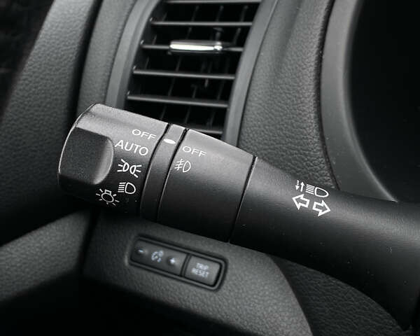 Белый Ниссан Альтима, объемом двигателя 2.5 л и пробегом 185 тыс. км за 8999 $, фото 48 на Automoto.ua