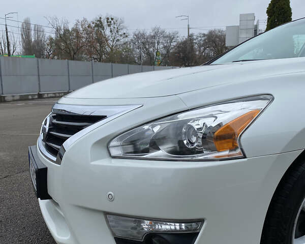 Белый Ниссан Альтима, объемом двигателя 2.5 л и пробегом 185 тыс. км за 8999 $, фото 26 на Automoto.ua