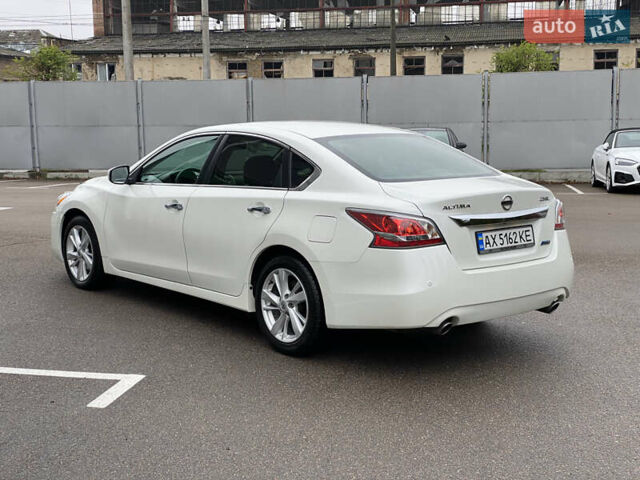 Белый Ниссан Альтима, объемом двигателя 2.5 л и пробегом 185 тыс. км за 8999 $, фото 3 на Automoto.ua