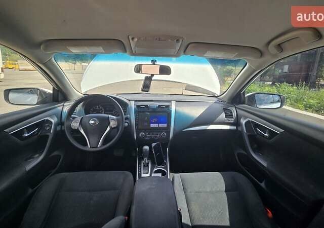 Білий Ніссан Альтіма, об'ємом двигуна 2.49 л та пробігом 160 тис. км за 7500 $, фото 9 на Automoto.ua