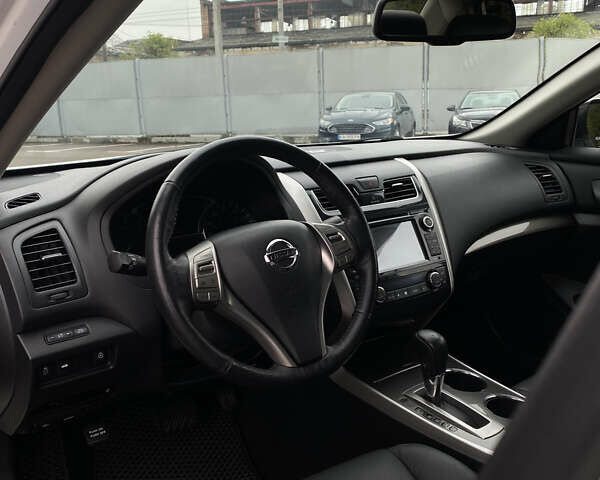 Белый Ниссан Альтима, объемом двигателя 2.5 л и пробегом 185 тыс. км за 8999 $, фото 34 на Automoto.ua