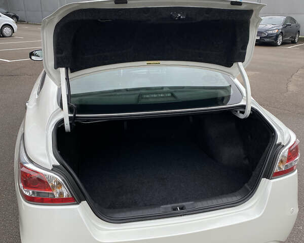 Белый Ниссан Альтима, объемом двигателя 2.5 л и пробегом 185 тыс. км за 8999 $, фото 38 на Automoto.ua