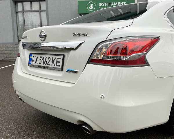 Белый Ниссан Альтима, объемом двигателя 2.5 л и пробегом 185 тыс. км за 8999 $, фото 27 на Automoto.ua