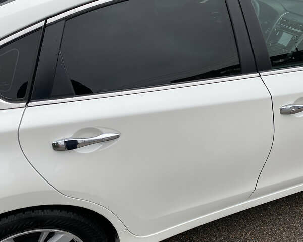 Белый Ниссан Альтима, объемом двигателя 2.5 л и пробегом 185 тыс. км за 8999 $, фото 18 на Automoto.ua