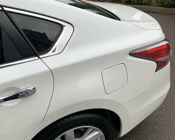 Белый Ниссан Альтима, объемом двигателя 2.5 л и пробегом 185 тыс. км за 8999 $, фото 24 на Automoto.ua