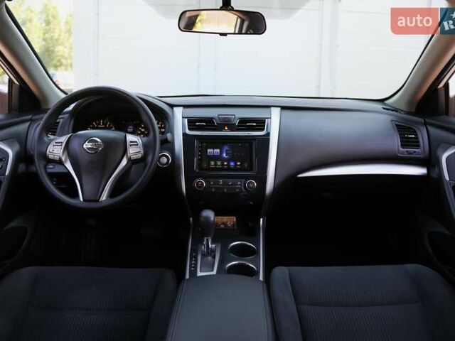 Белый Ниссан Альтима, объемом двигателя 2.5 л и пробегом 249 тыс. км за 8900 $, фото 12 на Automoto.ua