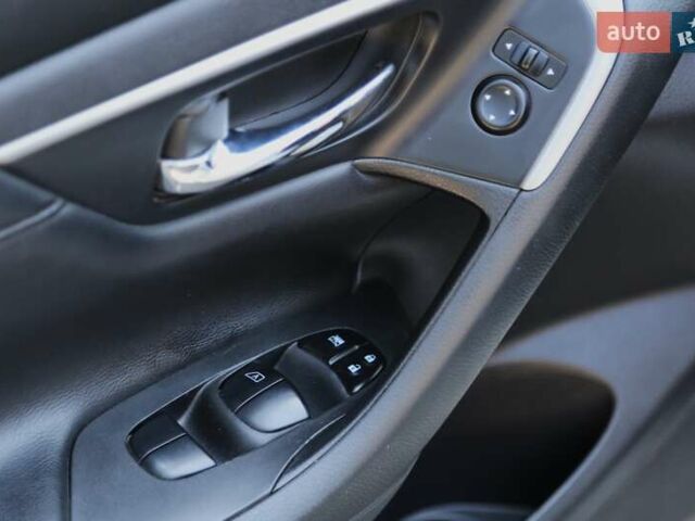 Белый Ниссан Альтима, объемом двигателя 2.5 л и пробегом 249 тыс. км за 8900 $, фото 23 на Automoto.ua