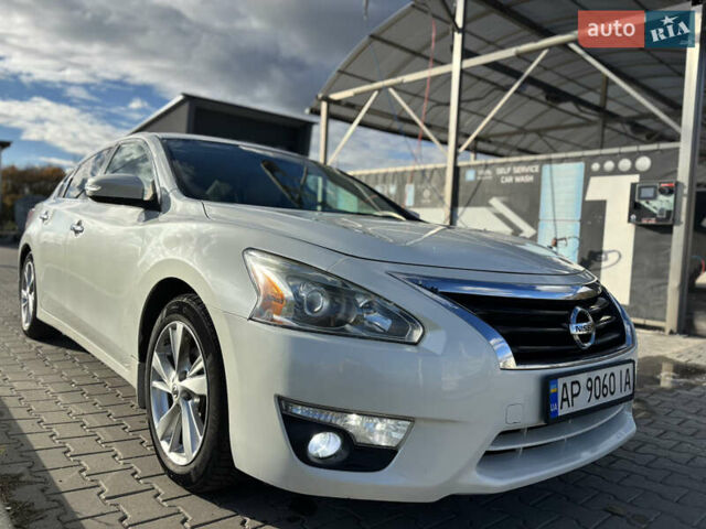 Ниссан Альтима 2015 в Львове на Automoto.ua Белый Ниссан Альтима, объемом двигателя 2.5 л и пробегом 177 тыс. км за 8900 $, фото 9 на Automoto.ua