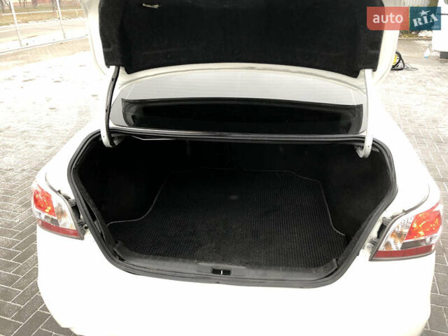 Білий Ніссан Альтіма, об'ємом двигуна 2.5 л та пробігом 287 тис. км за 9500 $, фото 7 на Automoto.ua