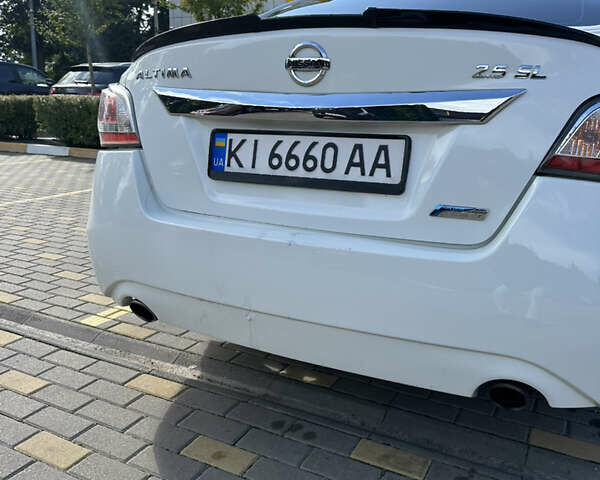 Белый Ниссан Альтима, объемом двигателя 2.49 л и пробегом 256 тыс. км за 9000 $, фото 15 на Automoto.ua