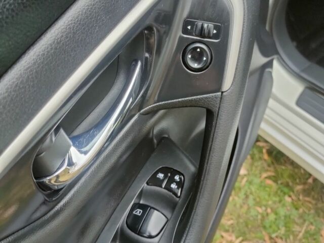 Ниссан Альтима 2015 в Павлограде на Automoto.ua Белый Ниссан Альтима, объемом двигателя 2.5 л и пробегом 241 тыс. км за 9900 $, фото 12 на Automoto.ua