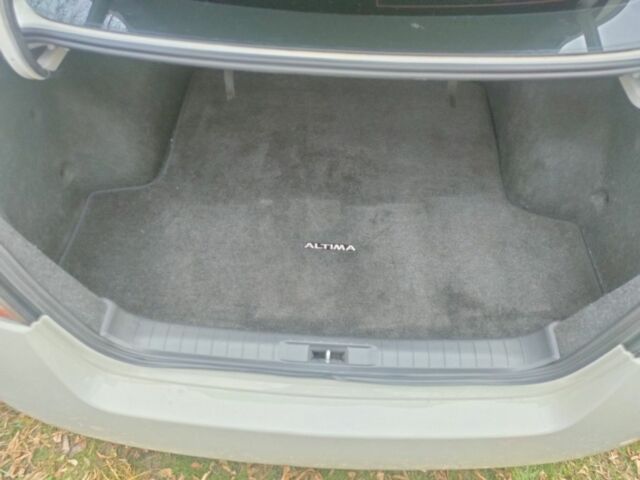 Ниссан Альтима 2015 в Павлограде на Automoto.ua Белый Ниссан Альтима, объемом двигателя 2.5 л и пробегом 241 тыс. км за 9900 $, фото 18 на Automoto.ua