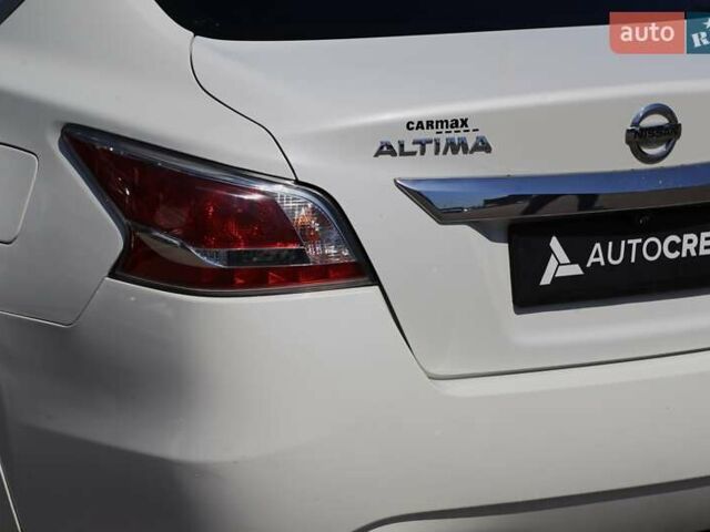 Белый Ниссан Альтима, объемом двигателя 2.5 л и пробегом 249 тыс. км за 8900 $, фото 6 на Automoto.ua