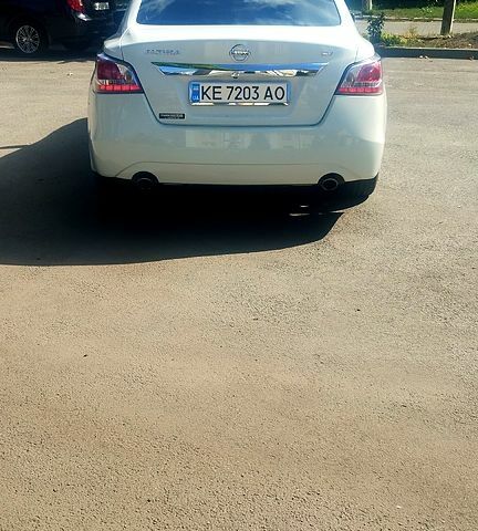 Білий Ніссан Альтіма, об'ємом двигуна 2.5 л та пробігом 188 тис. км за 9000 $, фото 5 на Automoto.ua