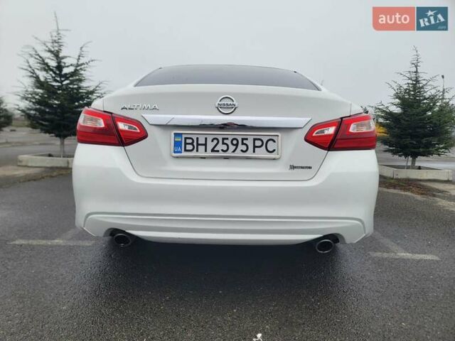 Белый Ниссан Альтима, объемом двигателя 2.49 л и пробегом 163 тыс. км за 9500 $, фото 18 на Automoto.ua