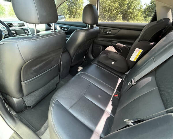 Білий Ніссан Альтіма, об'ємом двигуна 2.49 л та пробігом 192 тис. км за 10200 $, фото 14 на Automoto.ua