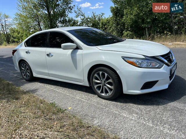 Білий Ніссан Альтіма, об'ємом двигуна 2.49 л та пробігом 192 тис. км за 10200 $, фото 37 на Automoto.ua