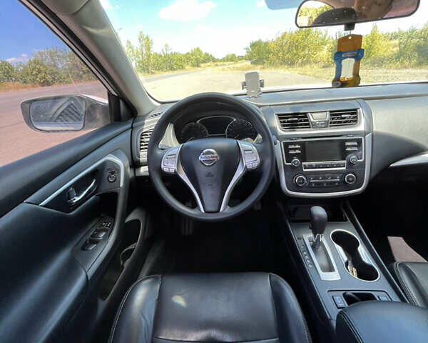 Білий Ніссан Альтіма, об'ємом двигуна 2.49 л та пробігом 192 тис. км за 10200 $, фото 12 на Automoto.ua