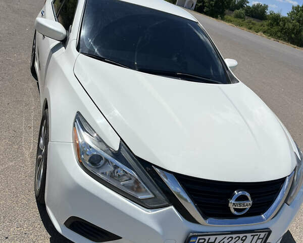 Білий Ніссан Альтіма, об'ємом двигуна 2.49 л та пробігом 192 тис. км за 10200 $, фото 29 на Automoto.ua