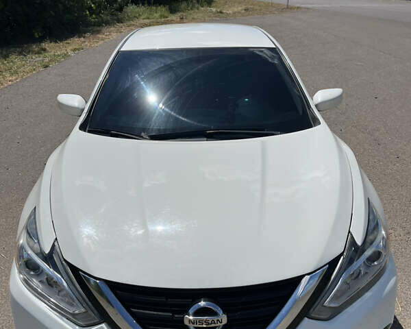 Білий Ніссан Альтіма, об'ємом двигуна 2.49 л та пробігом 192 тис. км за 10200 $, фото 21 на Automoto.ua