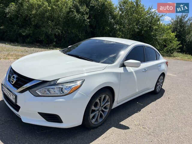 Білий Ніссан Альтіма, об'ємом двигуна 2.49 л та пробігом 192 тис. км за 10200 $, фото 24 на Automoto.ua