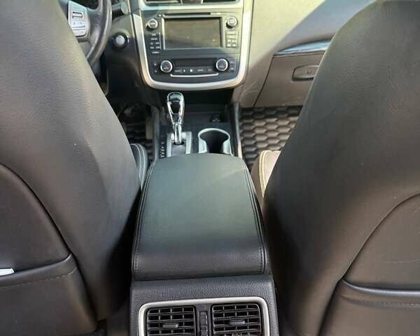 Белый Ниссан Альтима, объемом двигателя 2.49 л и пробегом 144 тыс. км за 13200 $, фото 8 на Automoto.ua