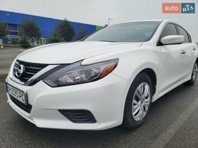 Белый Ниссан Альтима, объемом двигателя 2.49 л и пробегом 163 тыс. км за 9500 $, фото 14 на Automoto.ua
