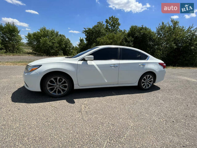 Білий Ніссан Альтіма, об'ємом двигуна 2.49 л та пробігом 192 тис. км за 10200 $, фото 31 на Automoto.ua
