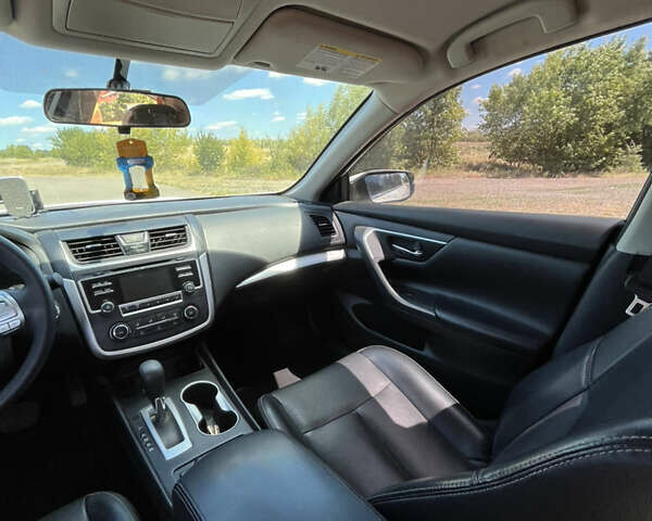 Білий Ніссан Альтіма, об'ємом двигуна 2.49 л та пробігом 192 тис. км за 10200 $, фото 13 на Automoto.ua