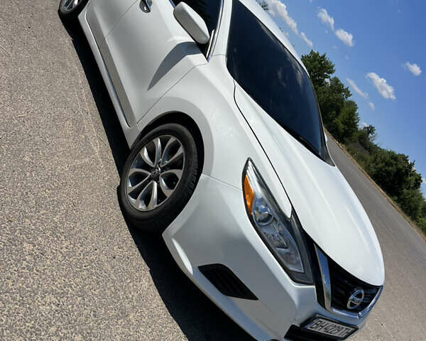 Білий Ніссан Альтіма, об'ємом двигуна 2.49 л та пробігом 192 тис. км за 10200 $, фото 26 на Automoto.ua