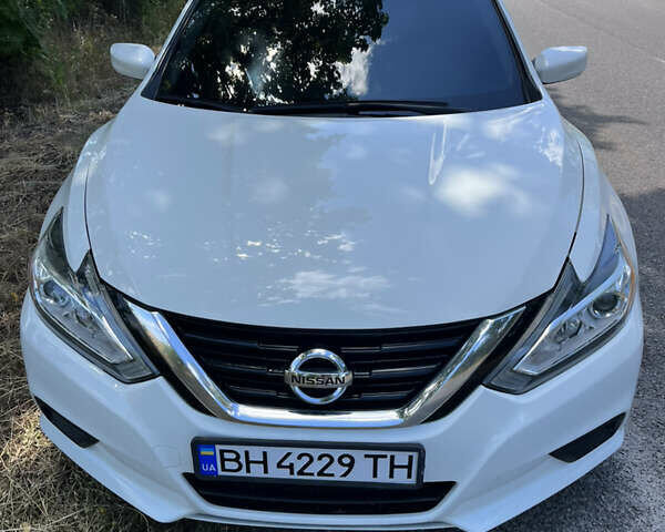 Білий Ніссан Альтіма, об'ємом двигуна 2.49 л та пробігом 192 тис. км за 10200 $, фото 35 на Automoto.ua