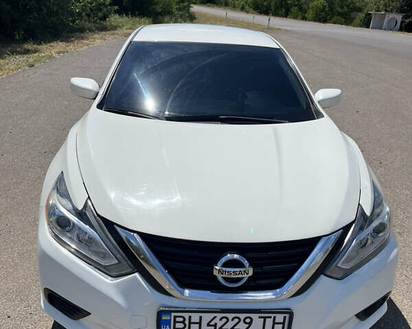 Білий Ніссан Альтіма, об'ємом двигуна 2.49 л та пробігом 192 тис. км за 10200 $, фото 28 на Automoto.ua