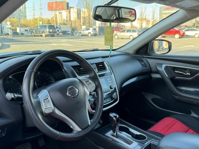 Білий Ніссан Альтіма, об'ємом двигуна 2.5 л та пробігом 160 тис. км за 11700 $, фото 5 на Automoto.ua