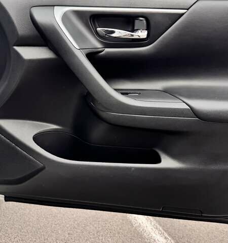 Белый Ниссан Альтима, объемом двигателя 2.5 л и пробегом 75 тыс. км за 11999 $, фото 13 на Automoto.ua